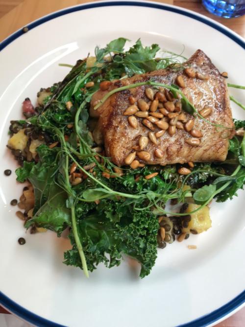 Fish with grains, seeds and greens at 4pokoje. 